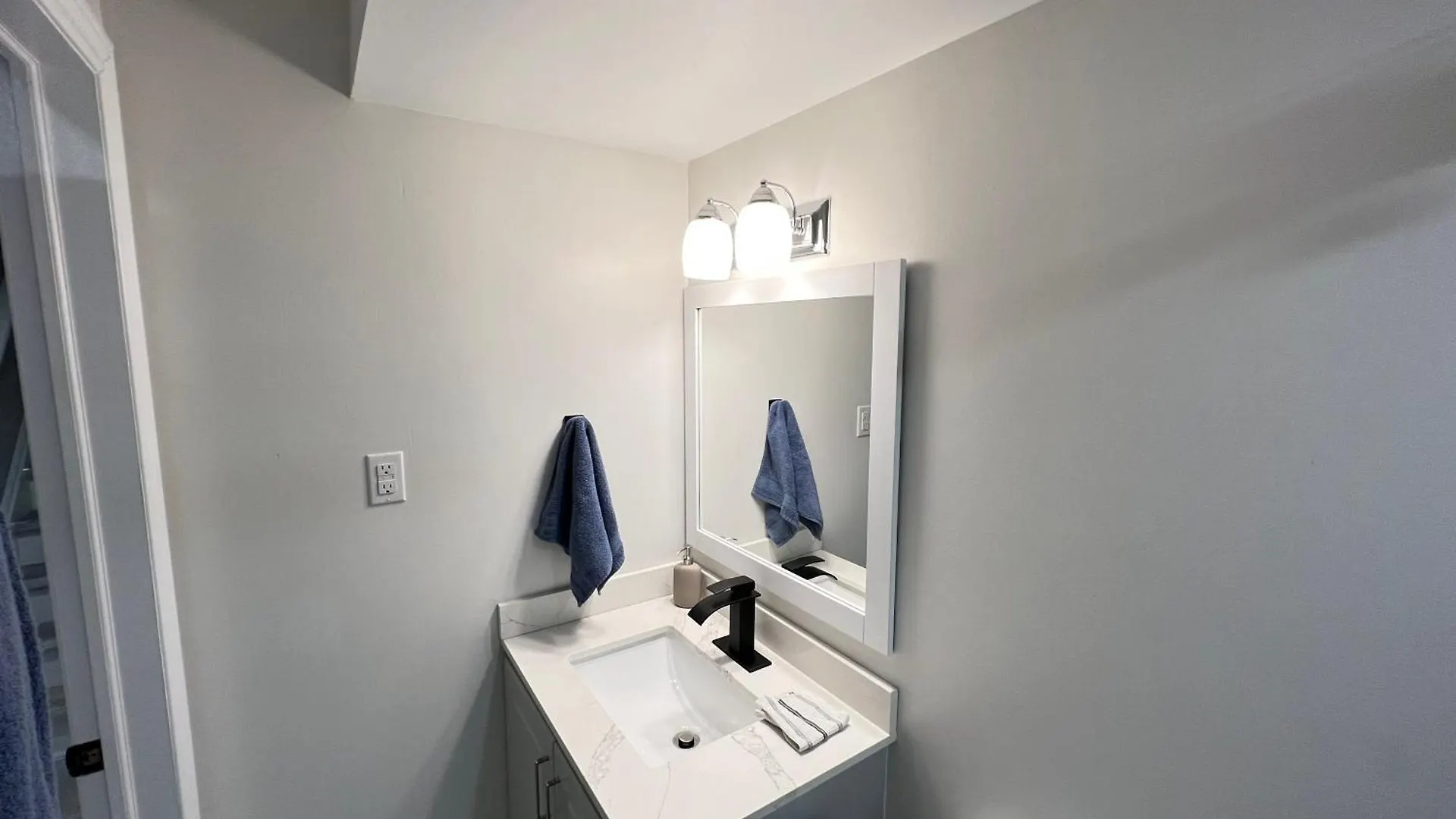 Holiday home Beautiful Vacation Home Near Toronto Airport Mississauga Canada